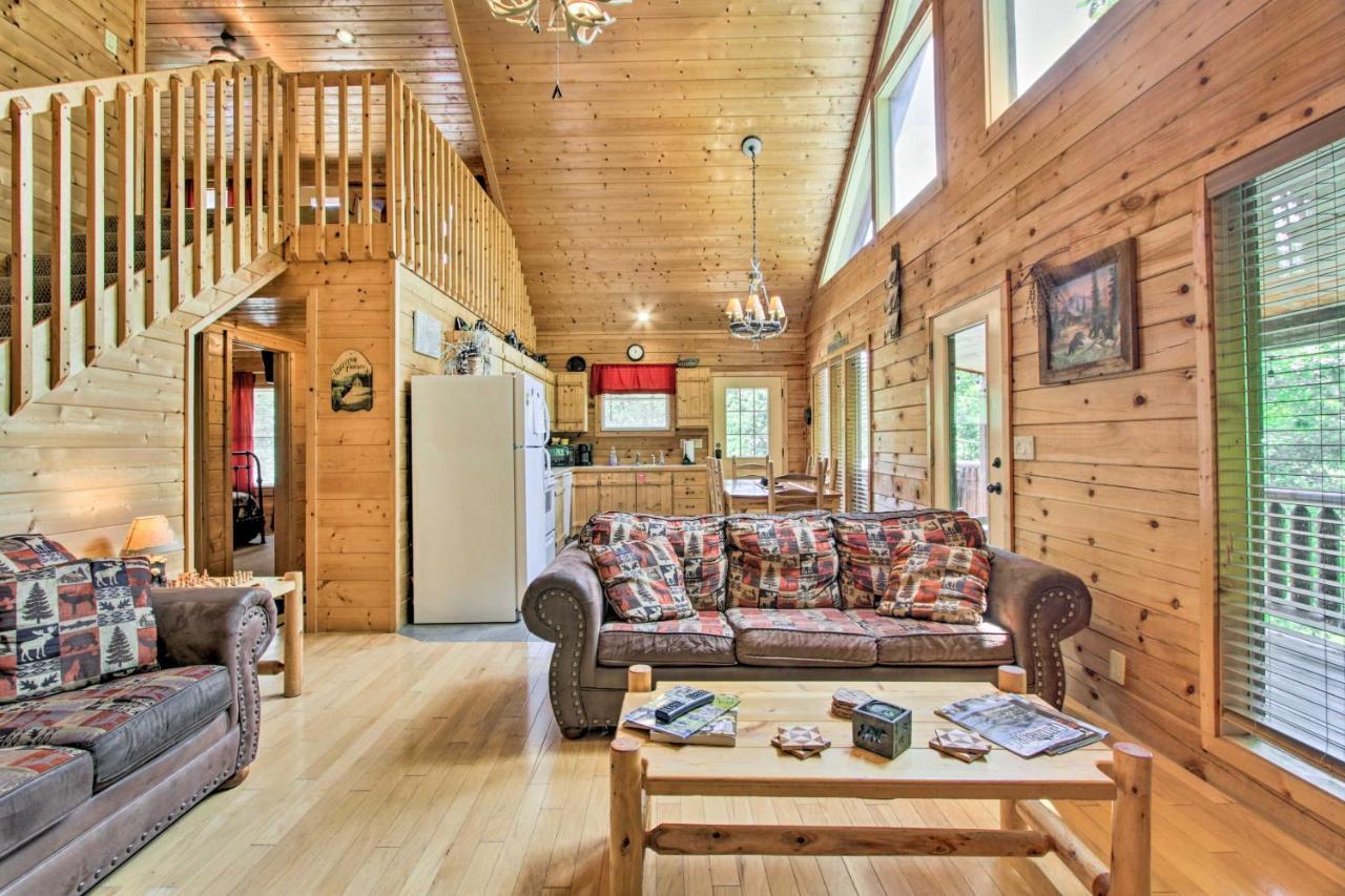 Cabin With Hot Tub And Deck About 12 Mi To Pigeon Forge! セバービル エクステリア 写真