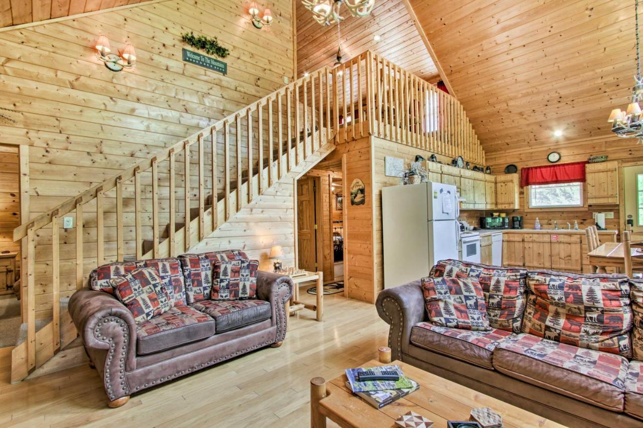 Cabin With Hot Tub And Deck About 12 Mi To Pigeon Forge! セバービル エクステリア 写真