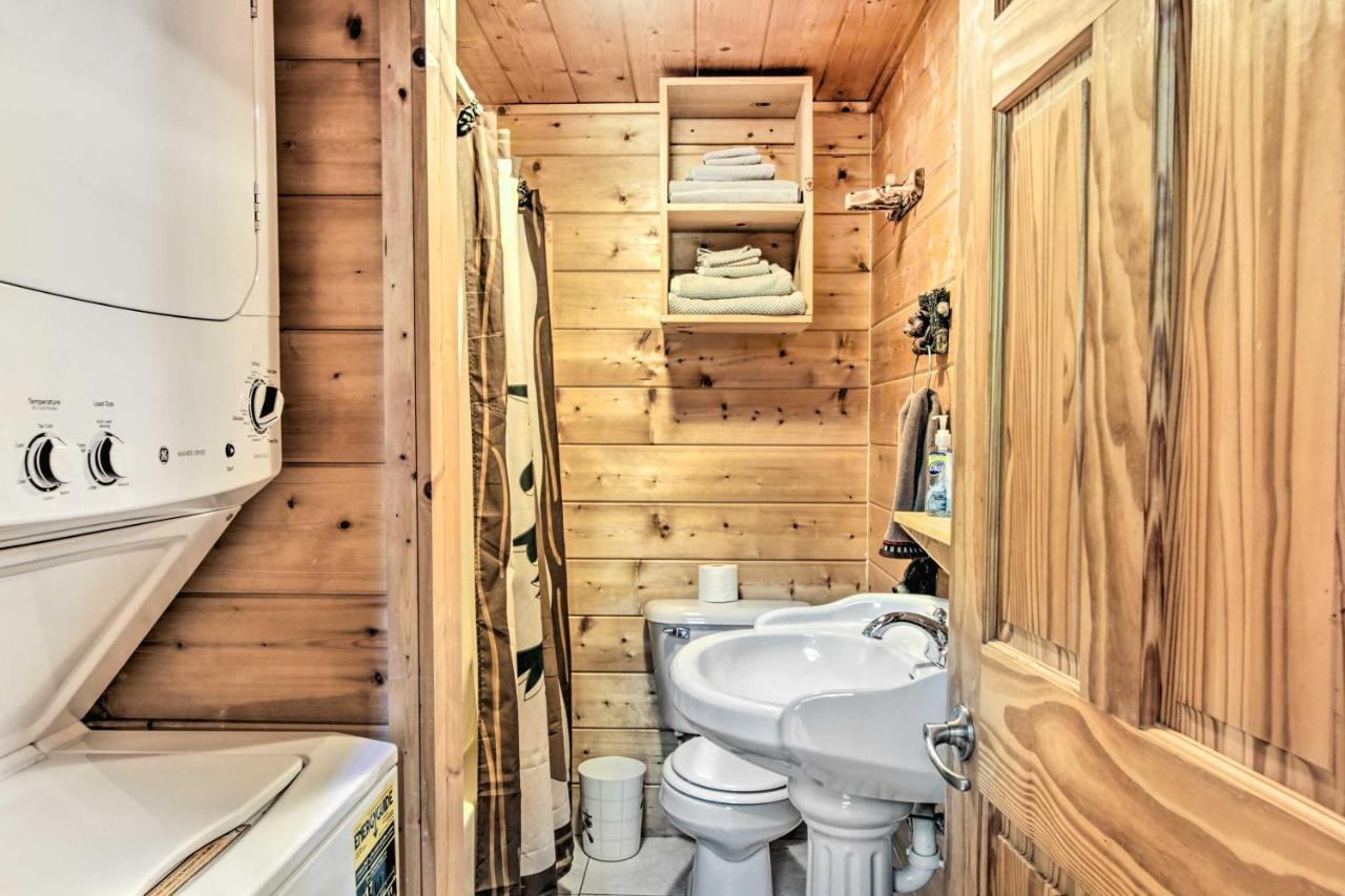 Cabin With Hot Tub And Deck About 12 Mi To Pigeon Forge! セバービル エクステリア 写真