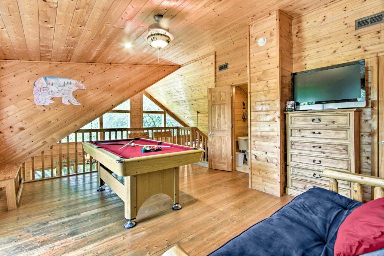 Cabin With Hot Tub And Deck About 12 Mi To Pigeon Forge! セバービル エクステリア 写真