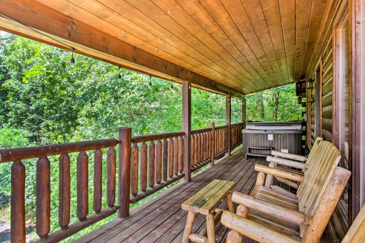 Cabin With Hot Tub And Deck About 12 Mi To Pigeon Forge! セバービル エクステリア 写真