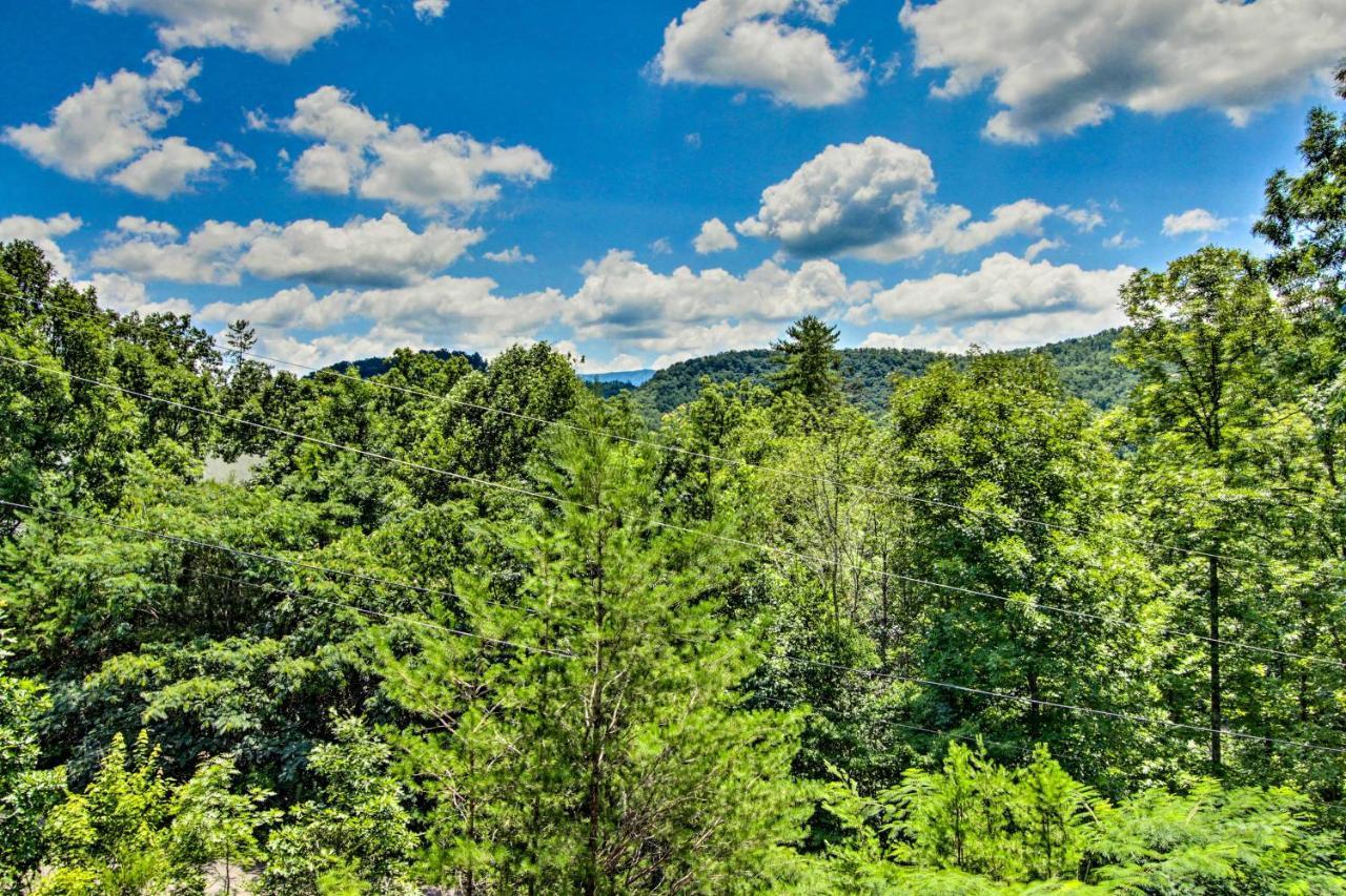 Cabin With Hot Tub And Deck About 12 Mi To Pigeon Forge! セバービル エクステリア 写真