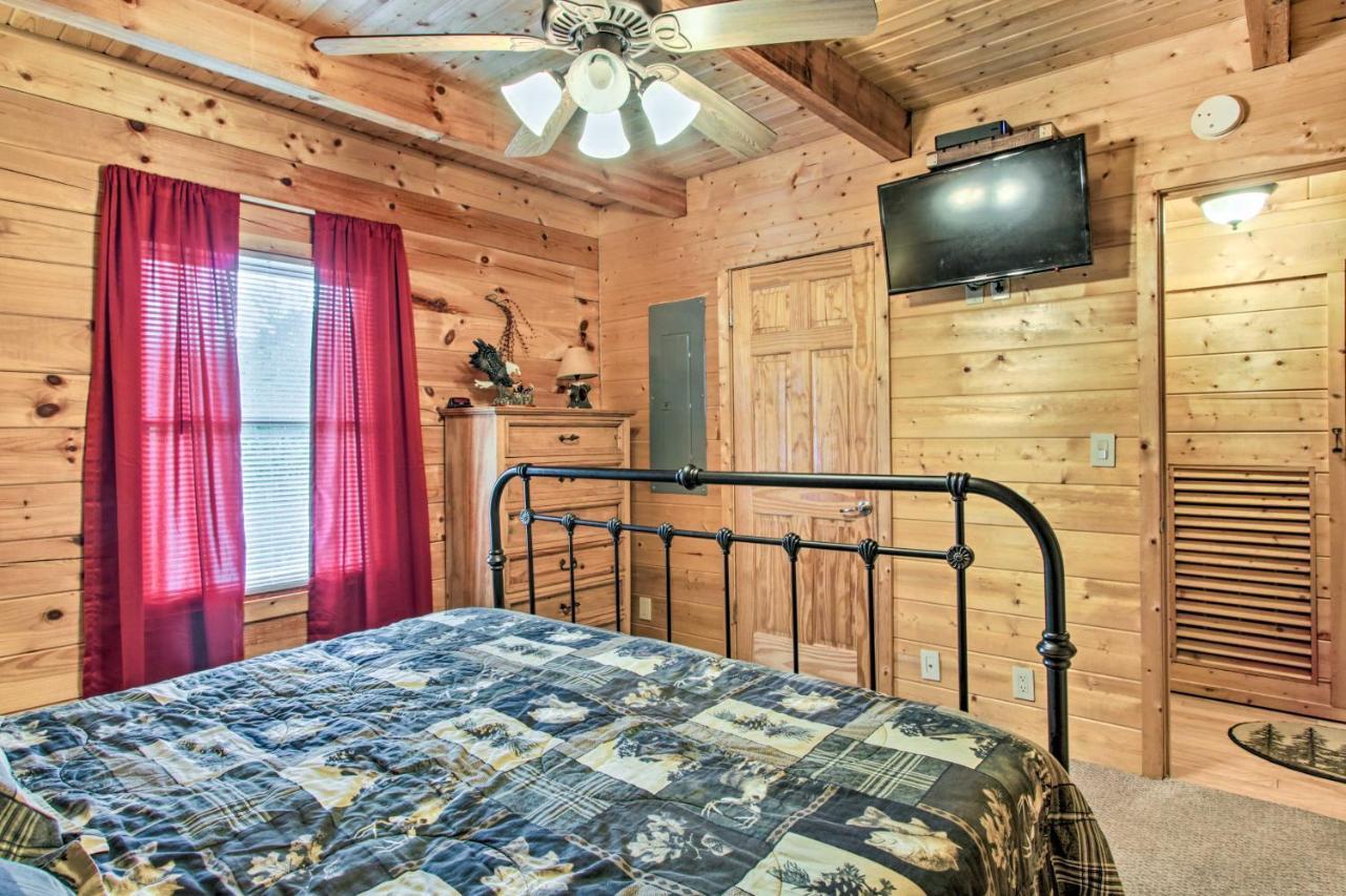 Cabin With Hot Tub And Deck About 12 Mi To Pigeon Forge! セバービル エクステリア 写真