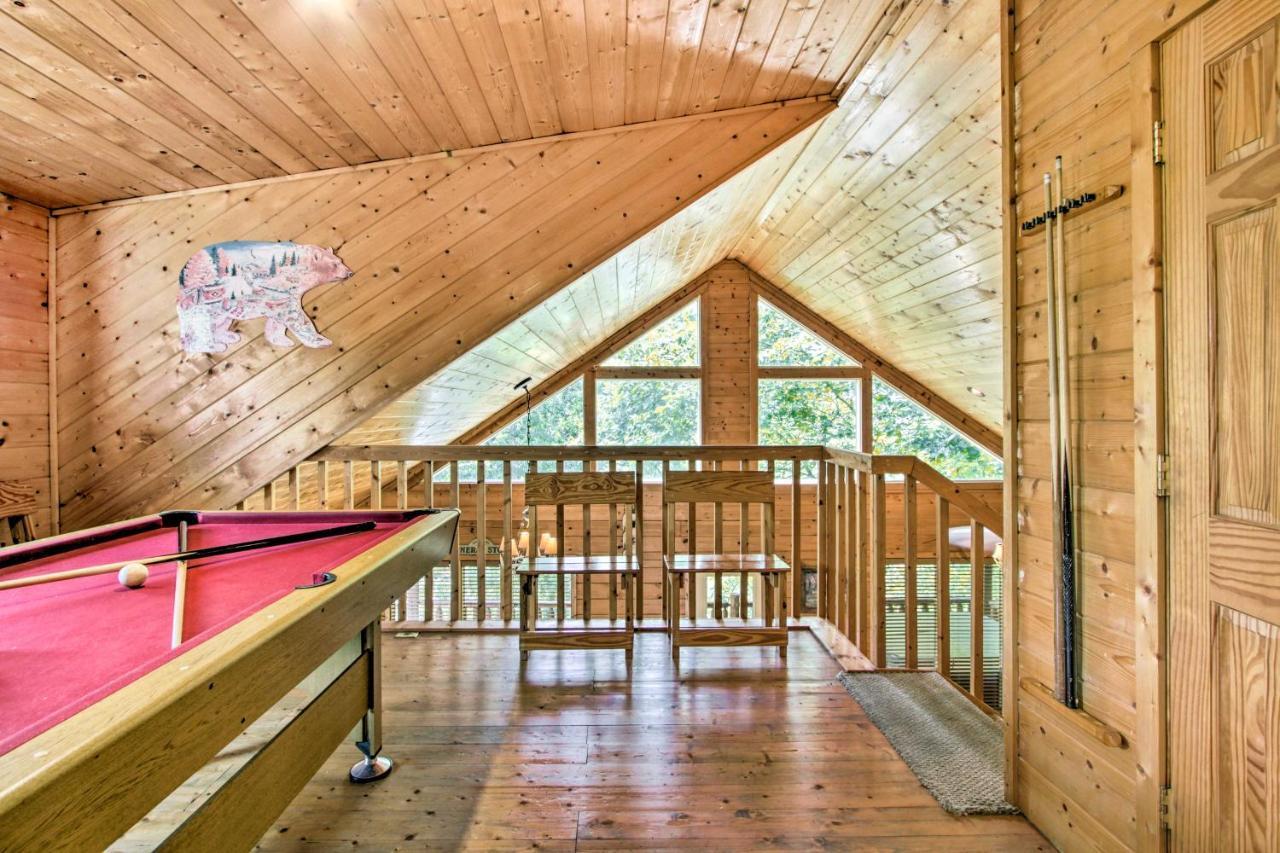 Cabin With Hot Tub And Deck About 12 Mi To Pigeon Forge! セバービル エクステリア 写真