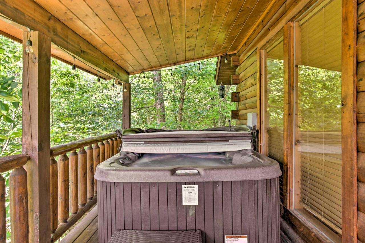 Cabin With Hot Tub And Deck About 12 Mi To Pigeon Forge! セバービル エクステリア 写真