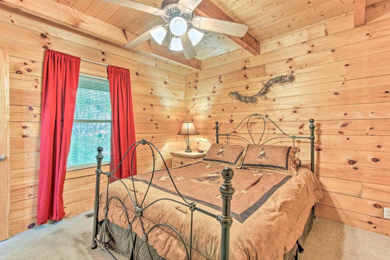Cabin With Hot Tub And Deck About 12 Mi To Pigeon Forge! セバービル エクステリア 写真
